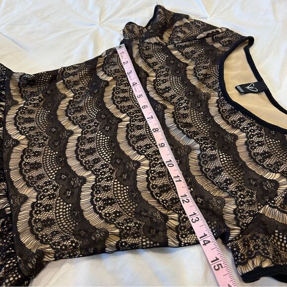 Windsor Women's Black Lace Layered Crew Neck Short Sleeve Peplum Top Size Medium - Picture 7 of 8